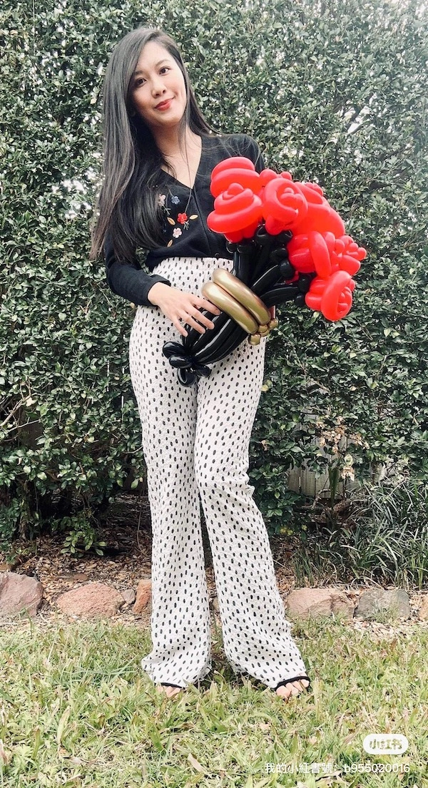 Graduation balloon bouquet with foil balloon